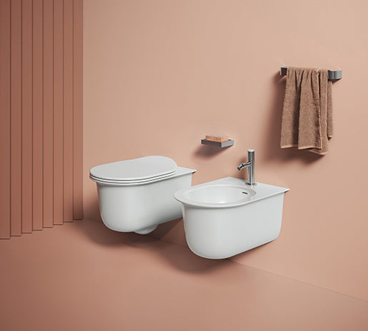 Toilettes suspendues sans bride chics