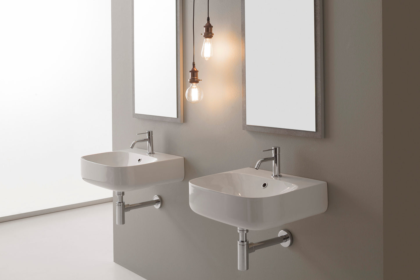 Lavabo à poser ou suspendu en forme de lune