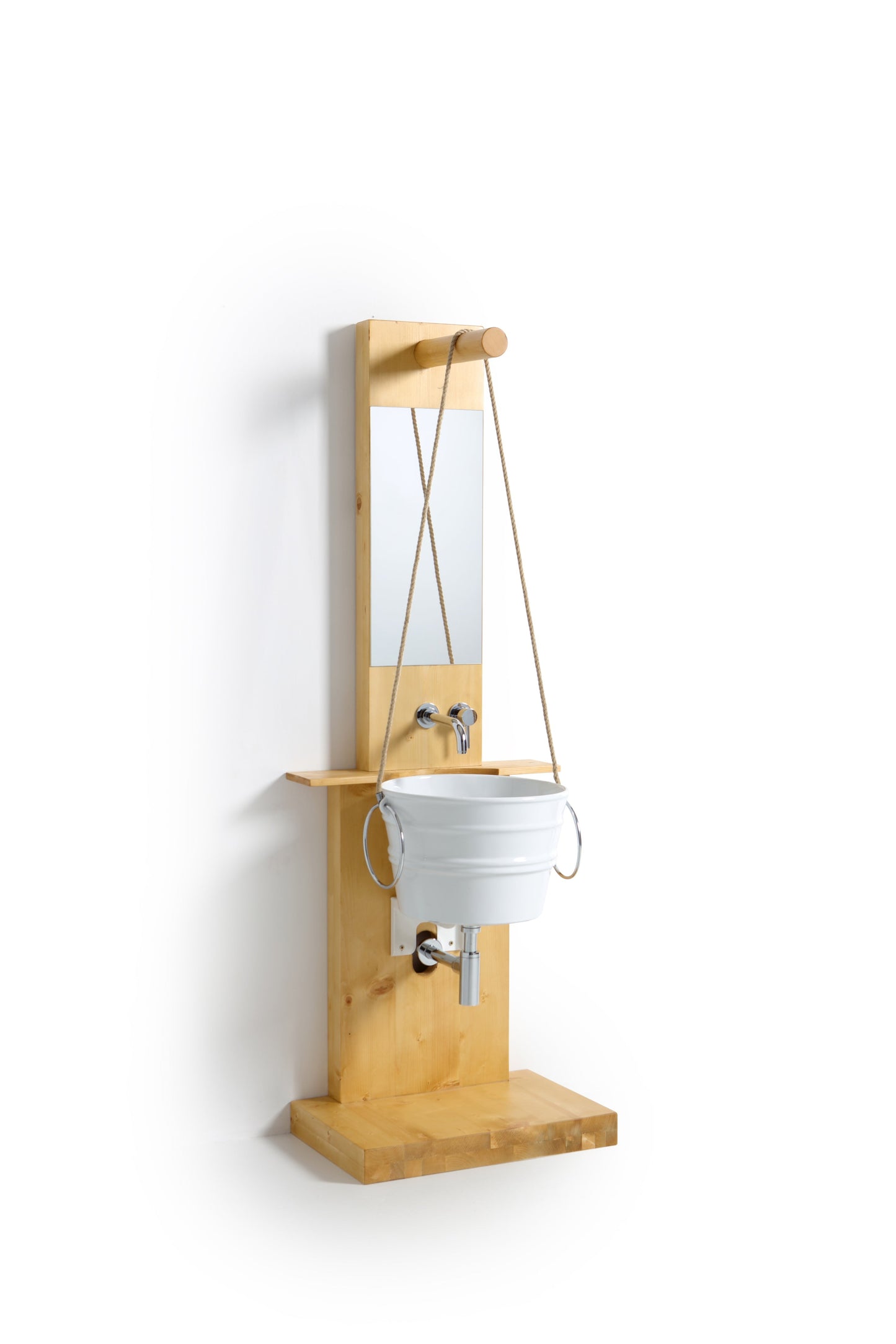 STRUCTURE DE PLANCHER EN BOIS AVEC MIROIR ET BAIGNOIRE